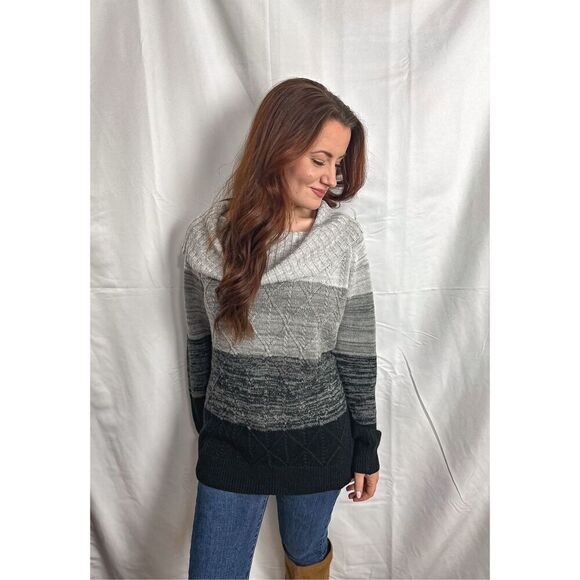 New York & Company Sweater - Picture 9 of 9